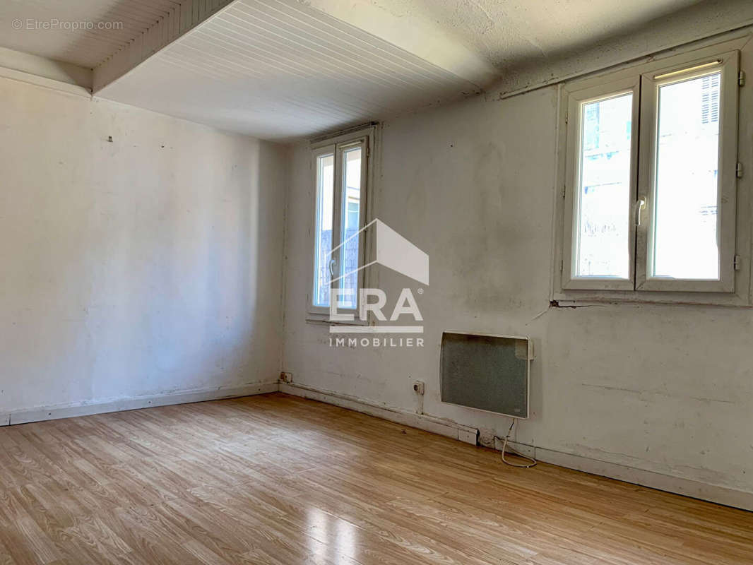 Appartement à MARSEILLE-1E