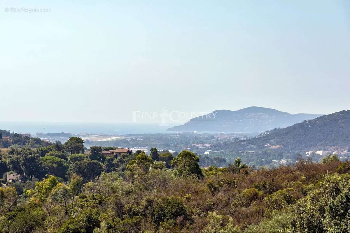 Maison à MOUGINS