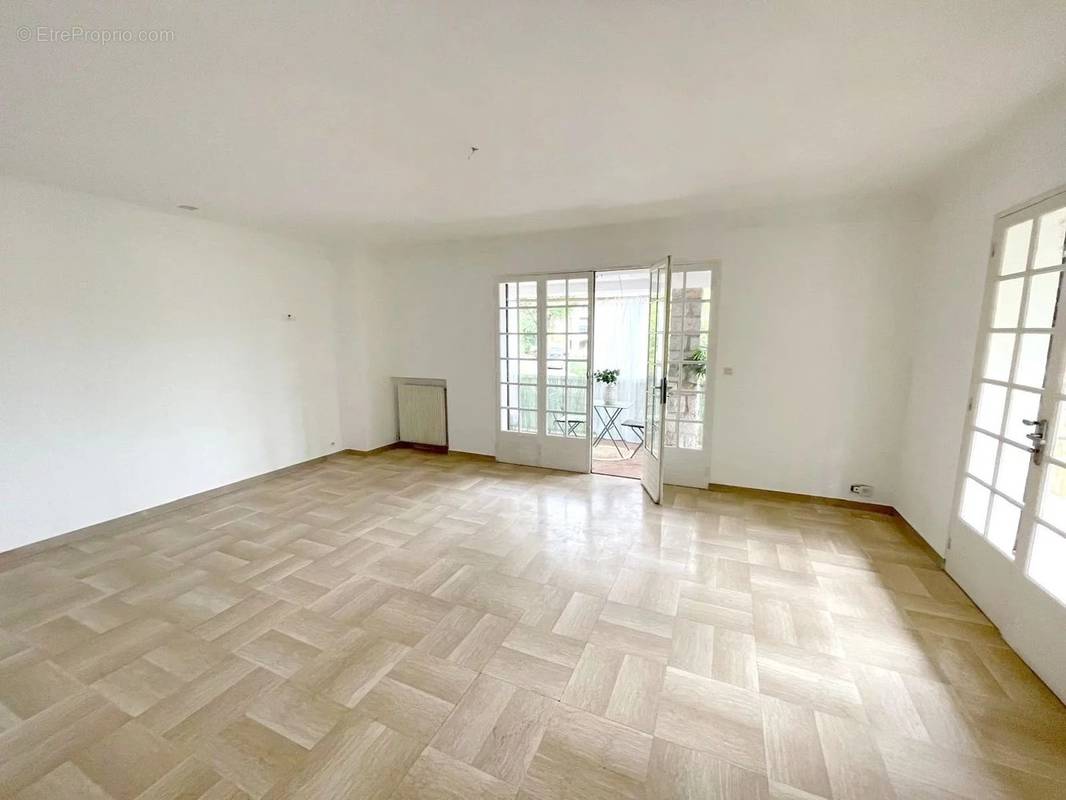 Appartement à MOUGINS