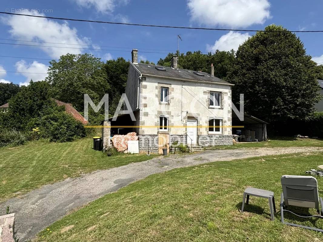 Maison à SAINT-LEGER-LE-GUERETOIS