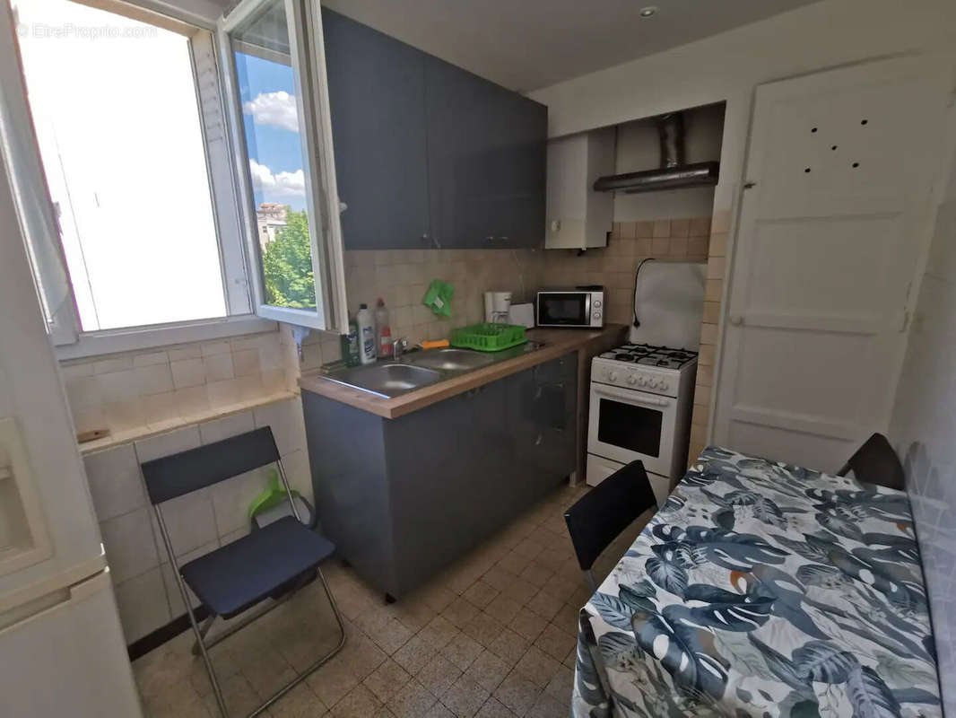 Appartement à MARSEILLE-3E