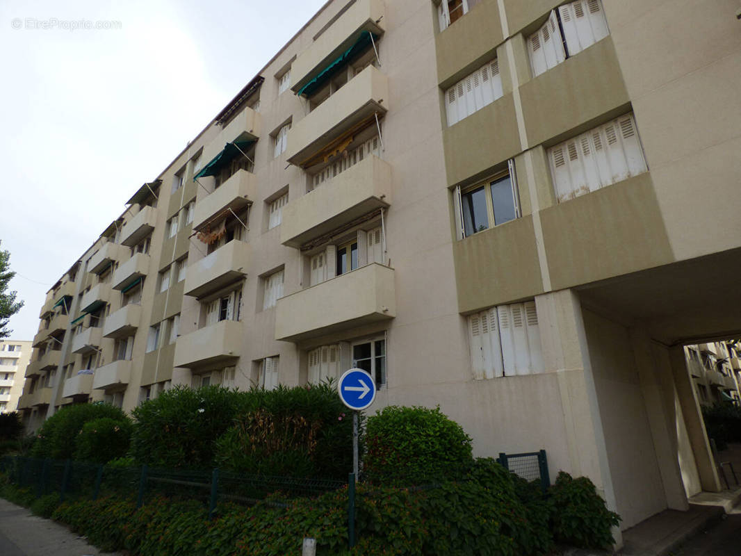 Appartement à MARSEILLE-3E