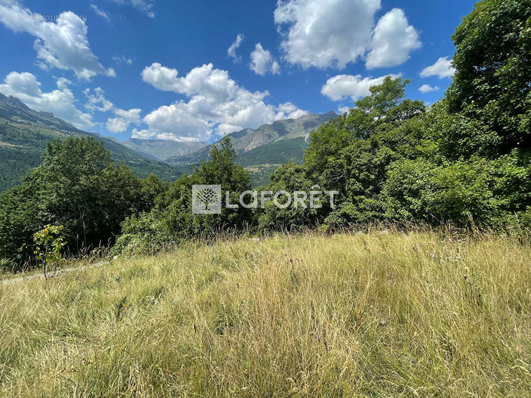 Terrain à PUY-SAINT-EUSEBE