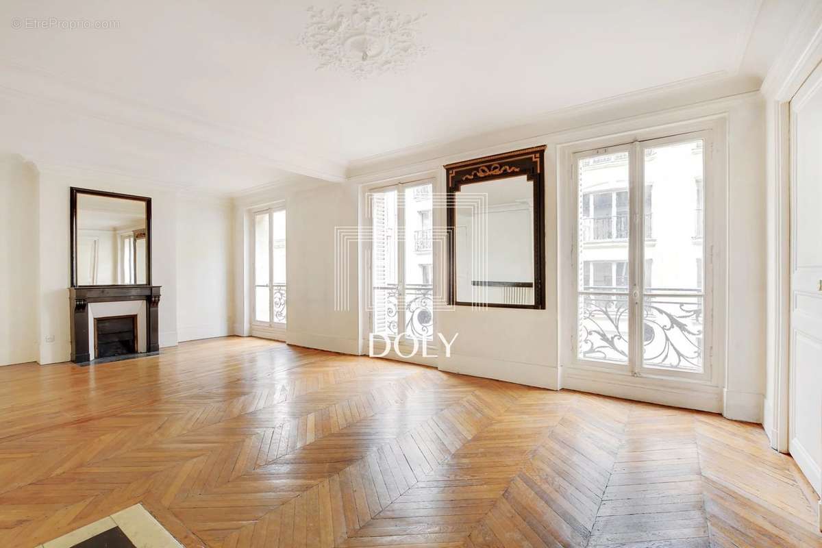 Appartement à PARIS-17E