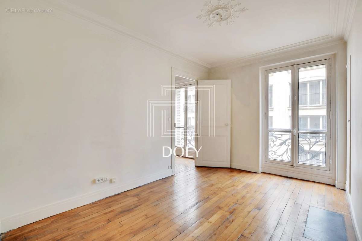 Appartement à PARIS-17E