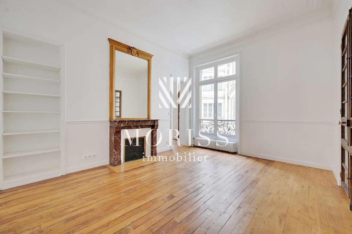 Appartement à PARIS-17E