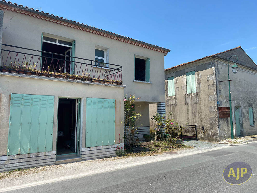 Maison à COULONGES