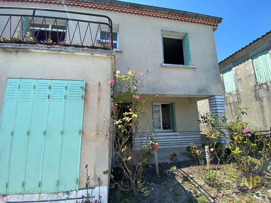 Maison à COULONGES