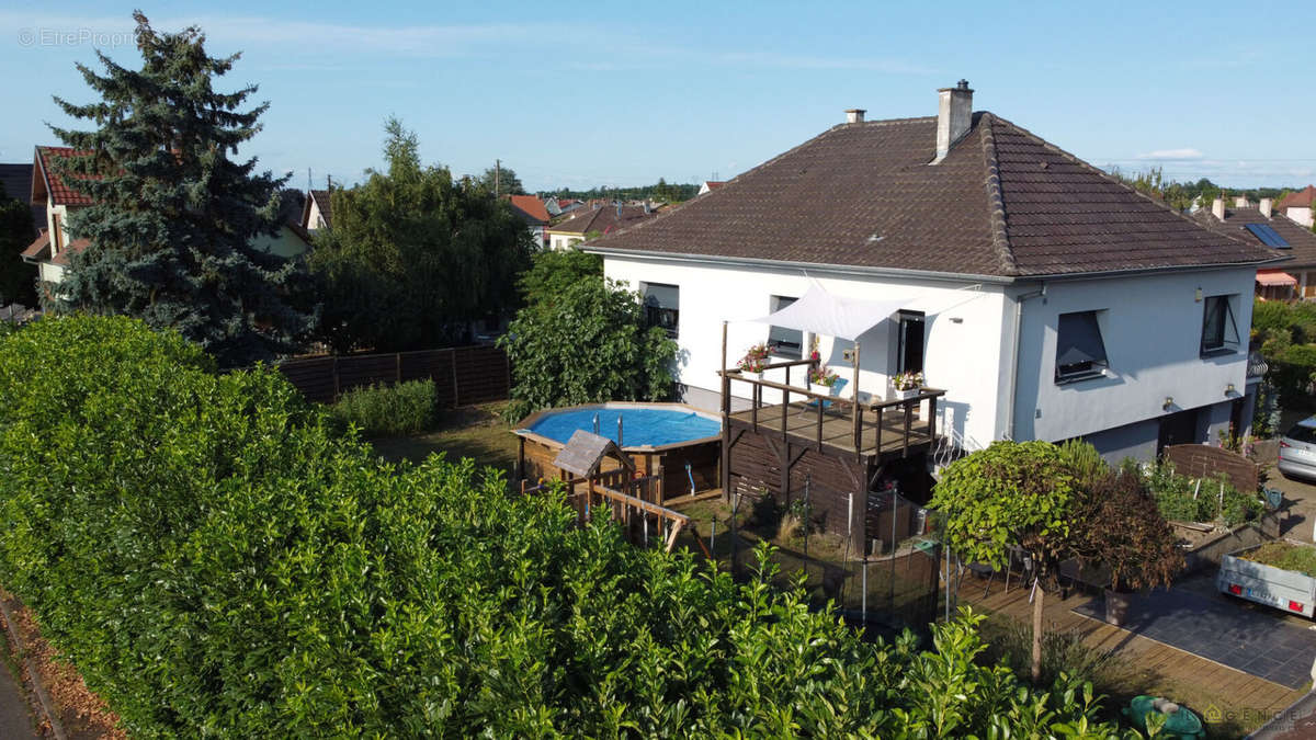 Maison à SAINTE-CROIX-EN-PLAINE