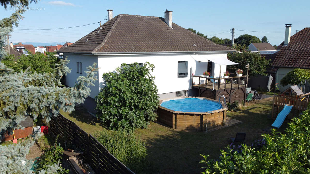 Maison à SAINTE-CROIX-EN-PLAINE