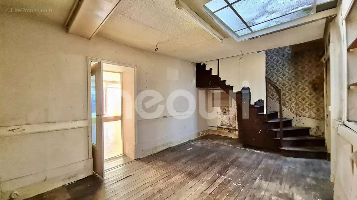 Appartement à COMMENTRY