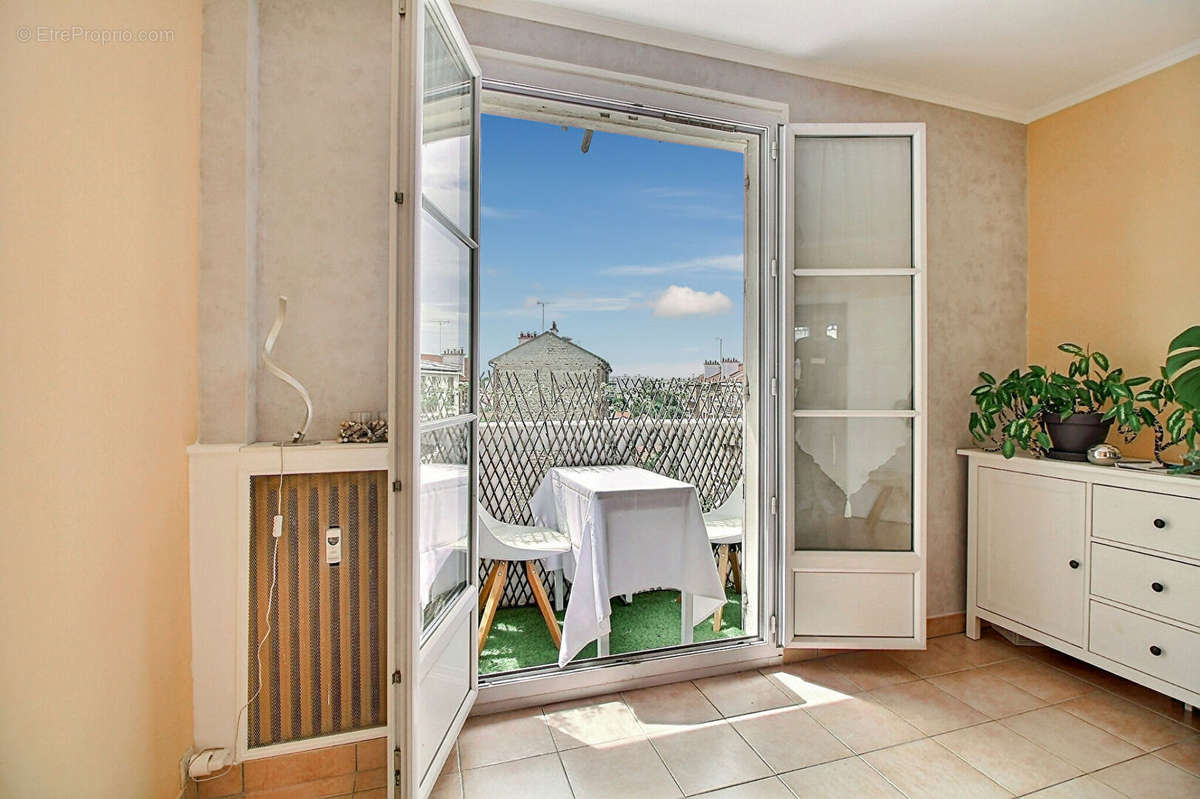 Appartement à COLOMBES