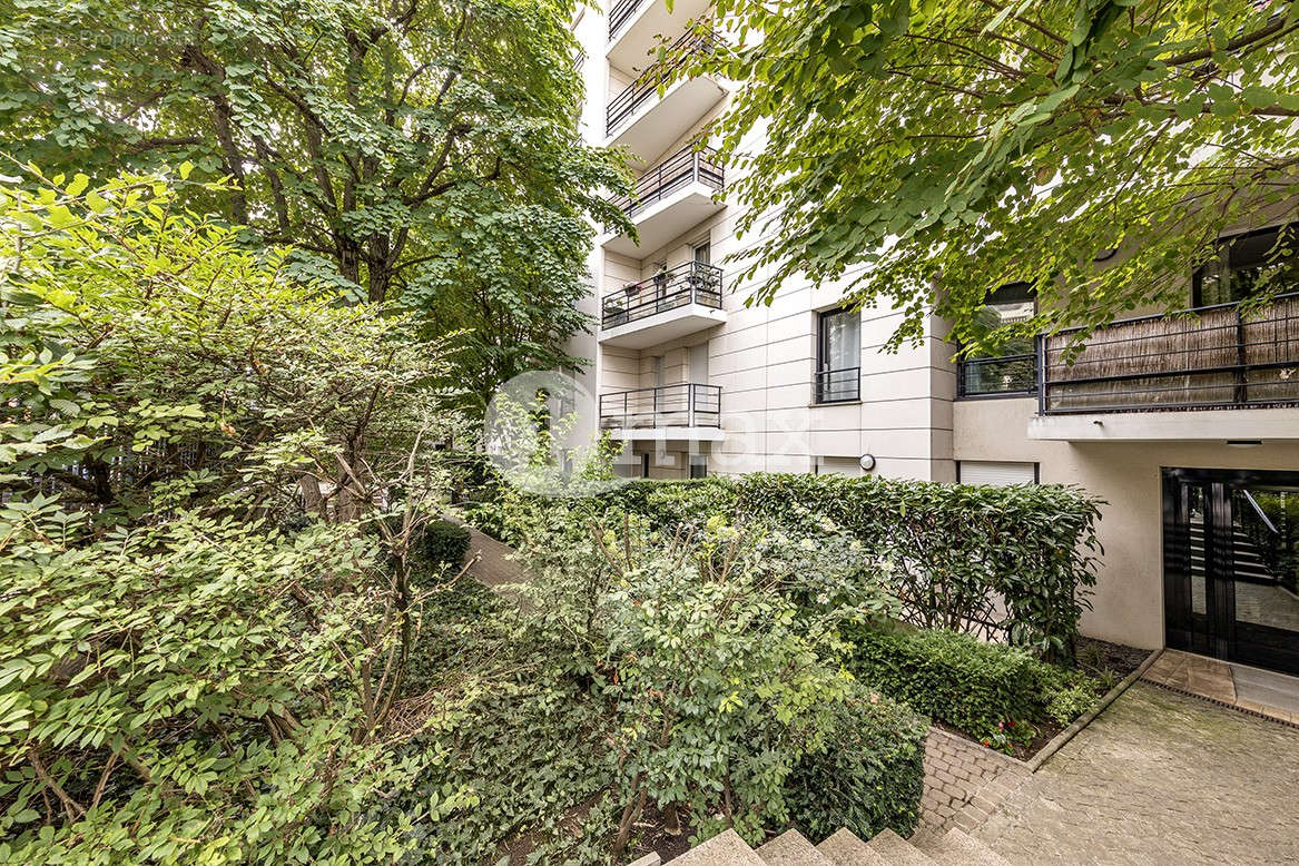 Appartement à COURBEVOIE