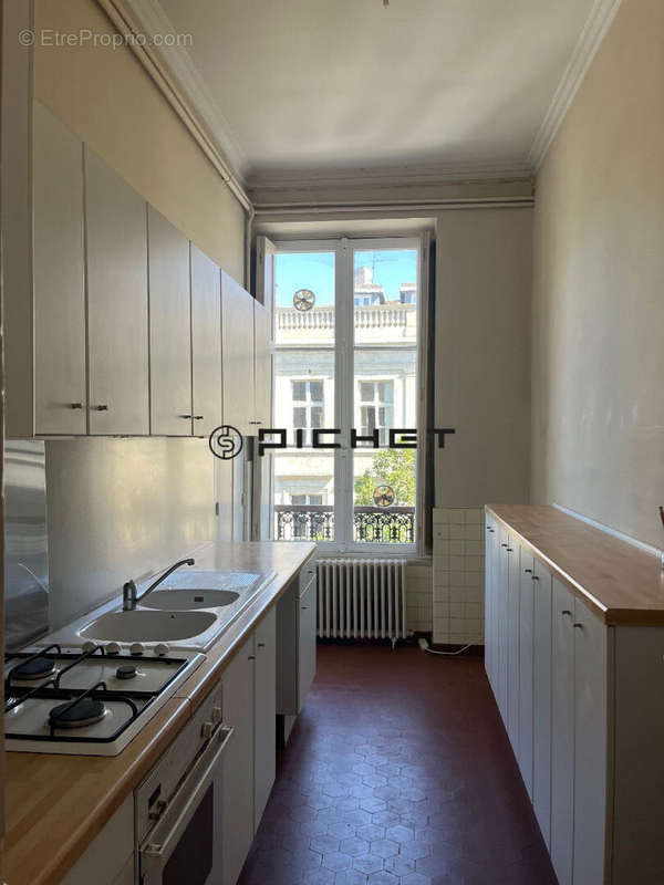 Appartement à BORDEAUX