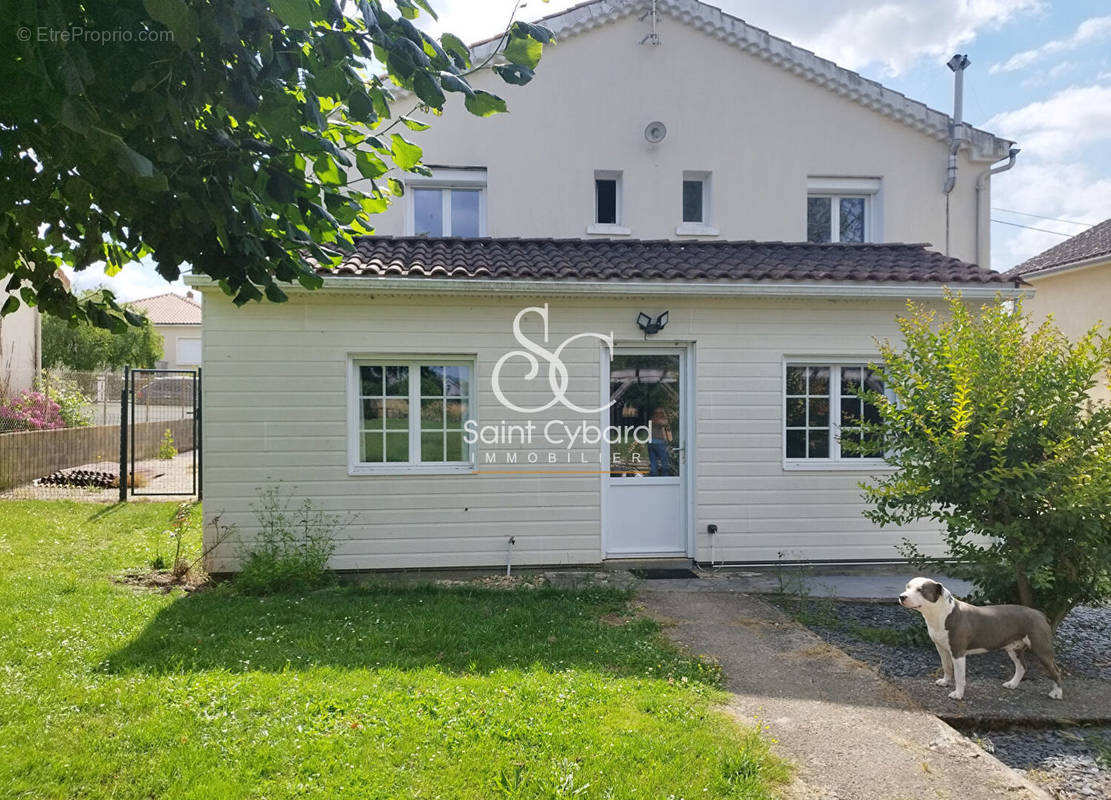 Maison à RUELLE-SUR-TOUVRE