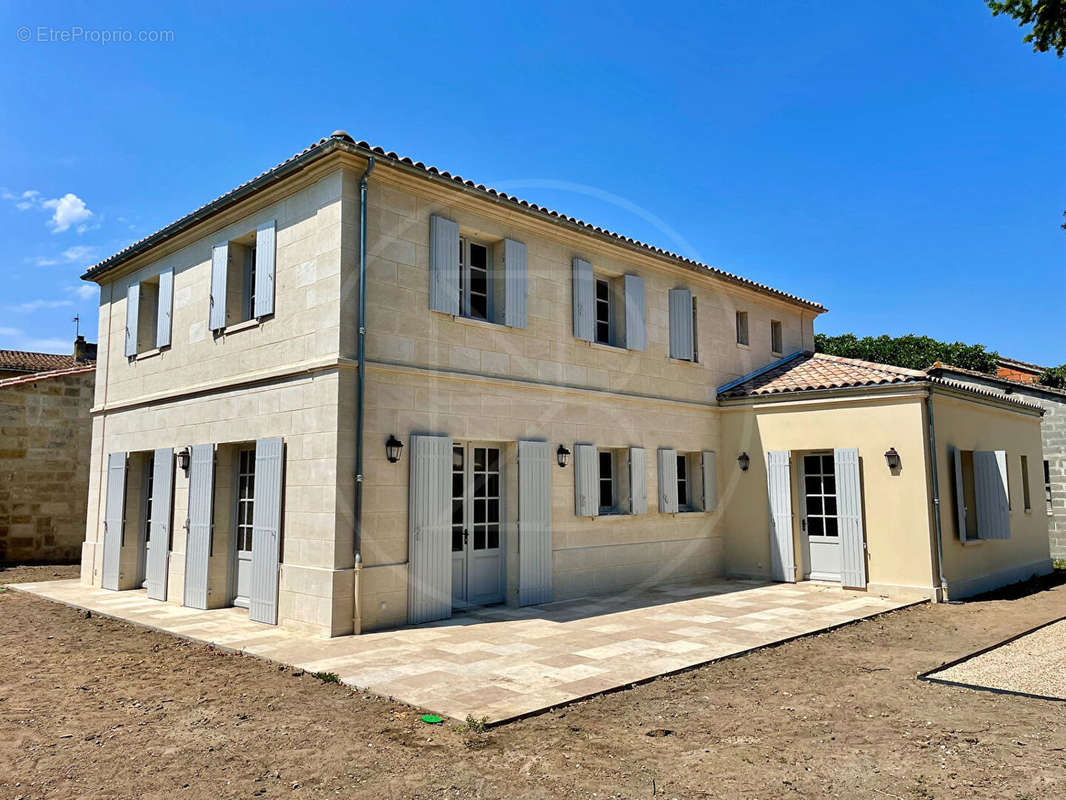 Maison à SAINT-EMILION