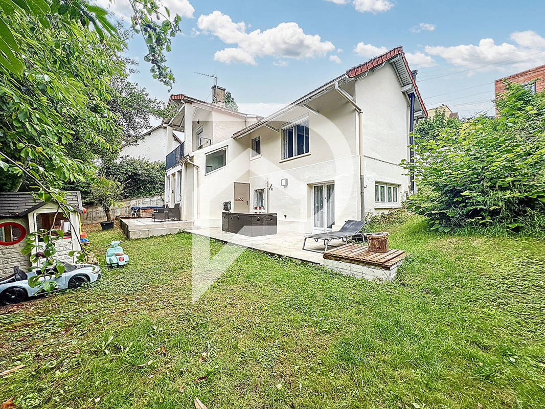 Maison à CHENNEVIERES-SUR-MARNE