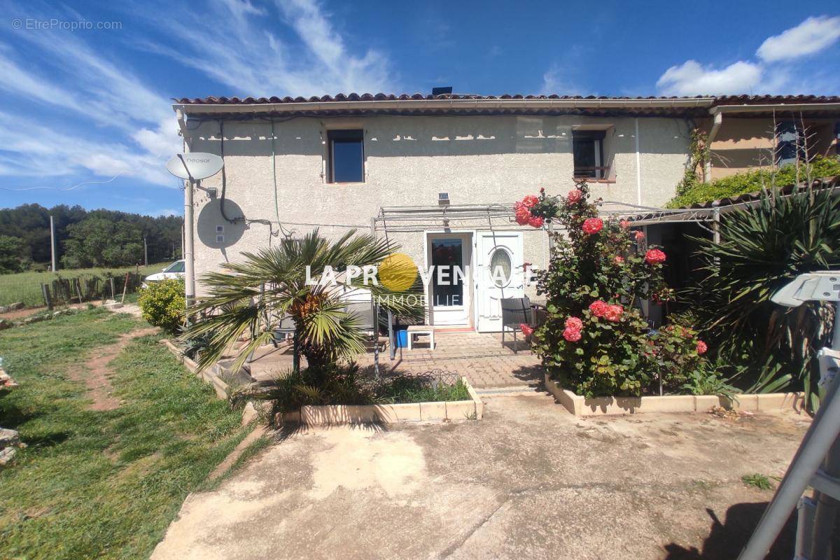 Maison à CHATEAUNEUF-LE-ROUGE