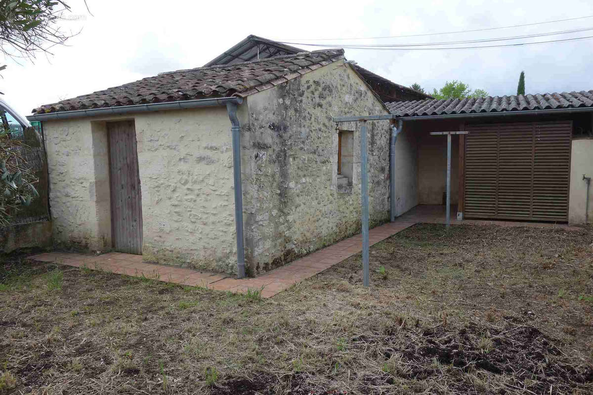 Maison à SAINT-SEURIN-DE-CURSAC