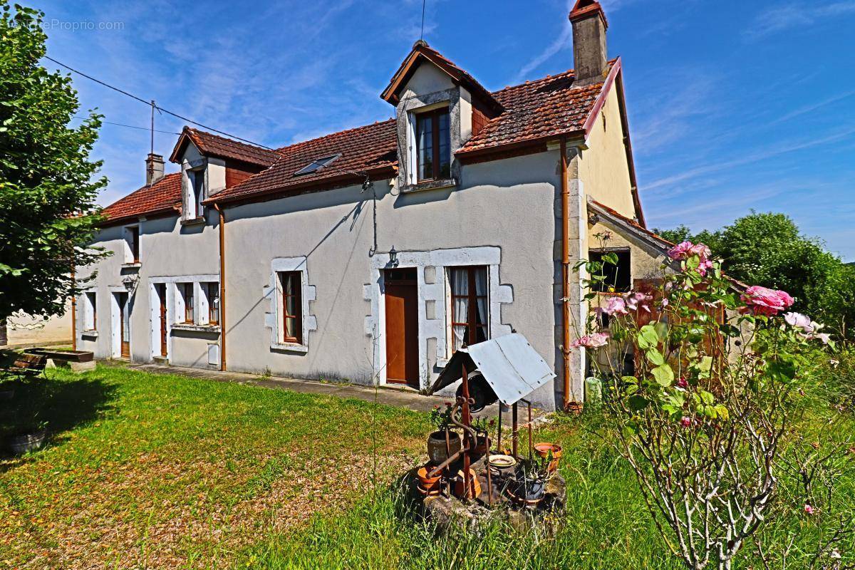 Maison à JALOGNES