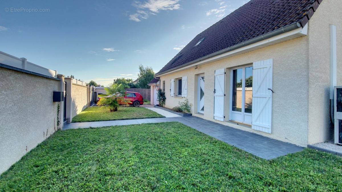 Maison à LONGECOURT-EN-PLAINE