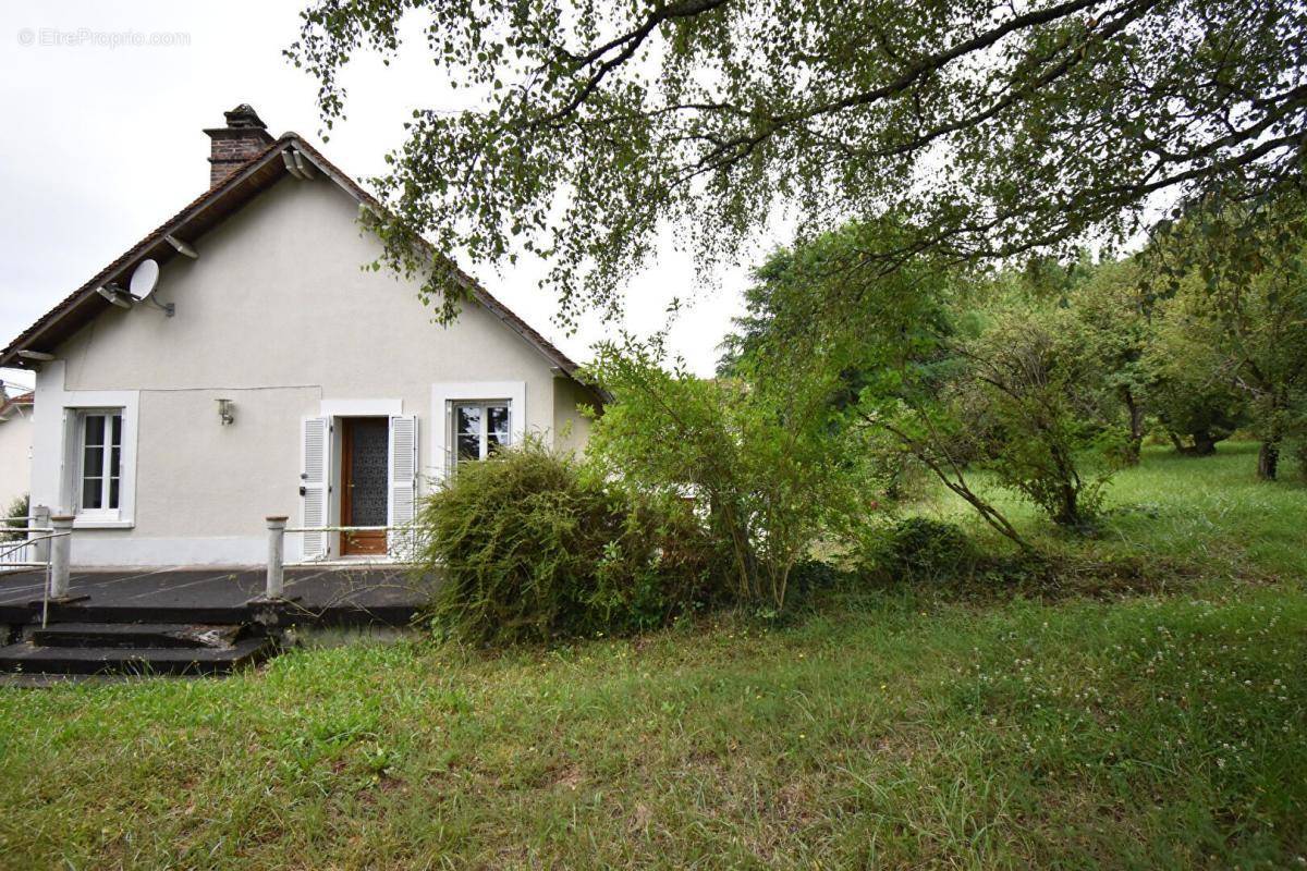 Maison à SAINT-AMAND-EN-PUISAYE