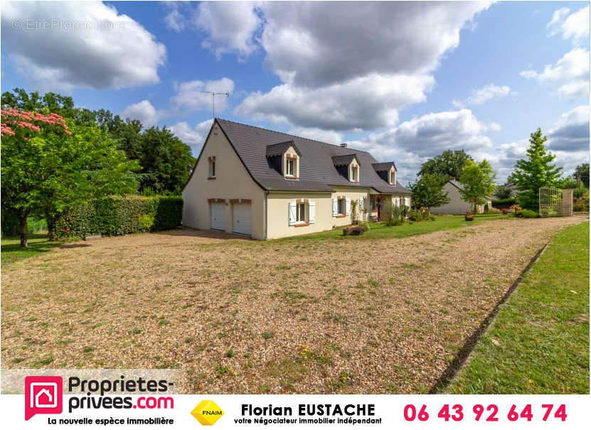 Maison à LA CHAPELLE-MONTMARTIN