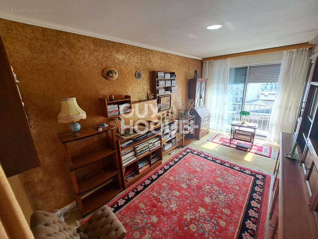 Appartement à PARIS-10E