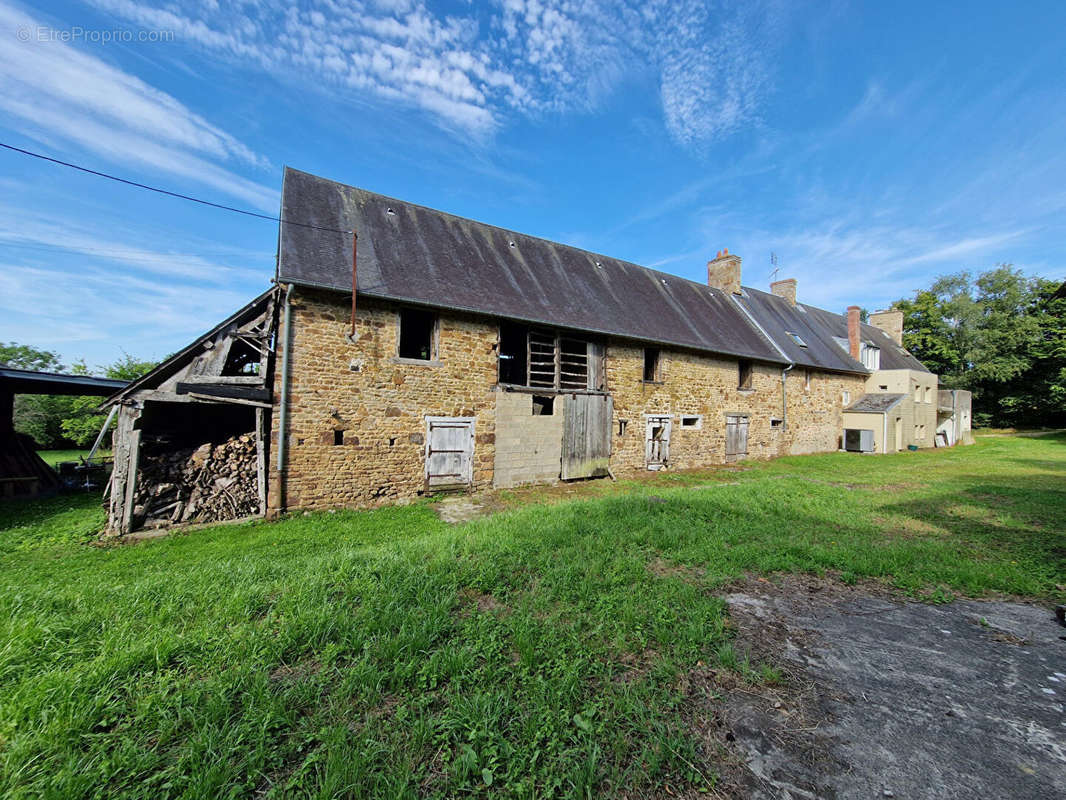 Maison à LE VAL-SAINT-PERE