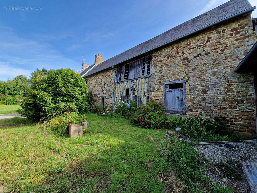 Maison à LE VAL-SAINT-PERE