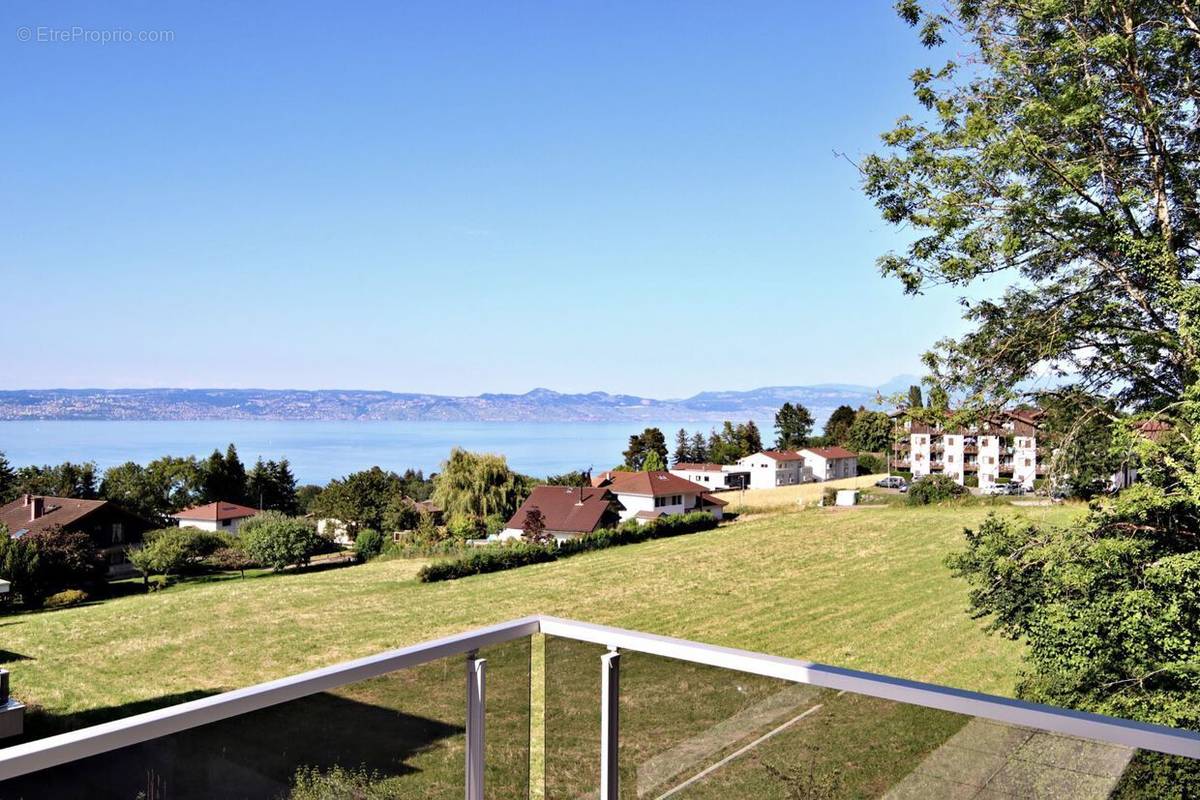 Appartement à EVIAN-LES-BAINS