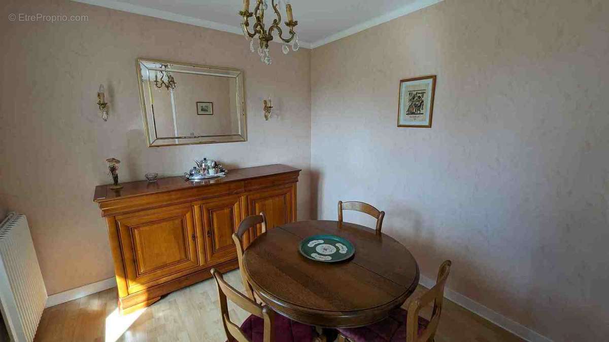 Appartement à SAINT-CYR-SUR-LOIRE