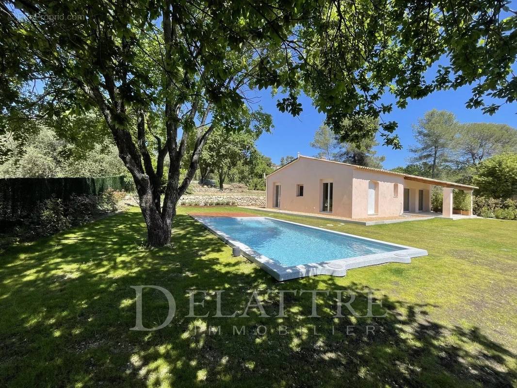 Maison à CHATEAUNEUF-GRASSE