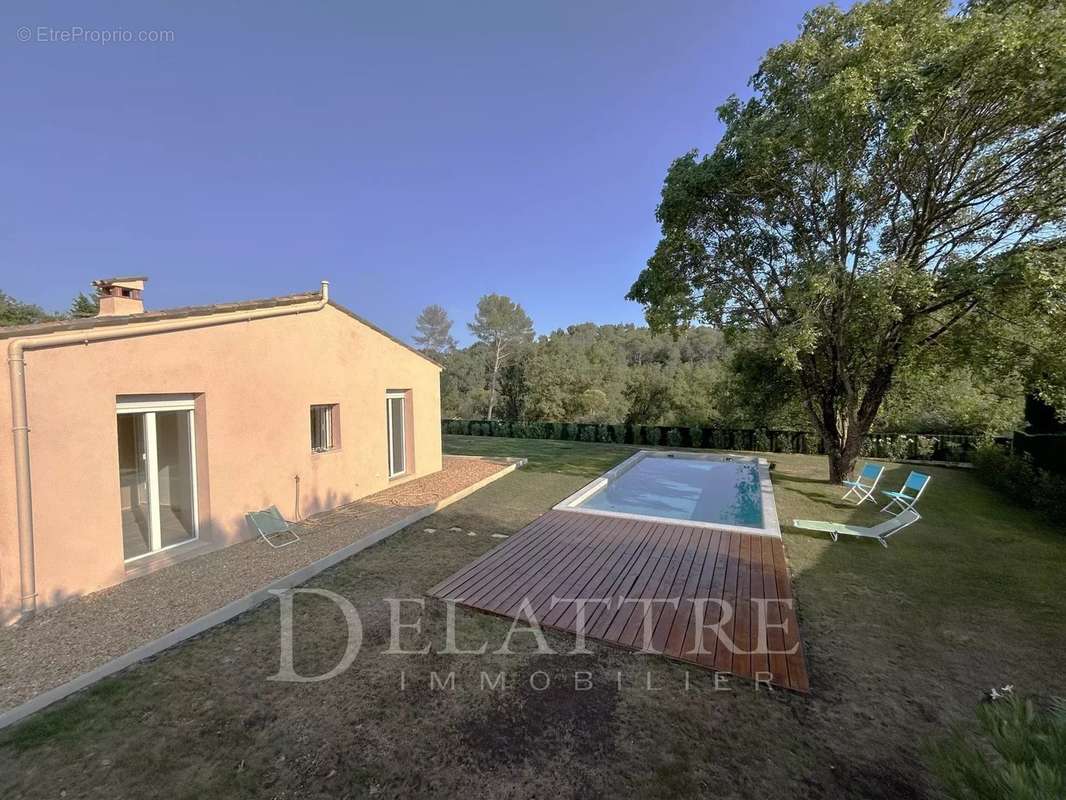 Maison à CHATEAUNEUF-GRASSE