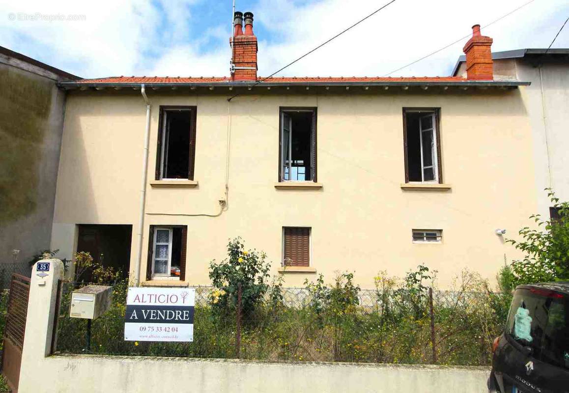 Maison à RIORGES