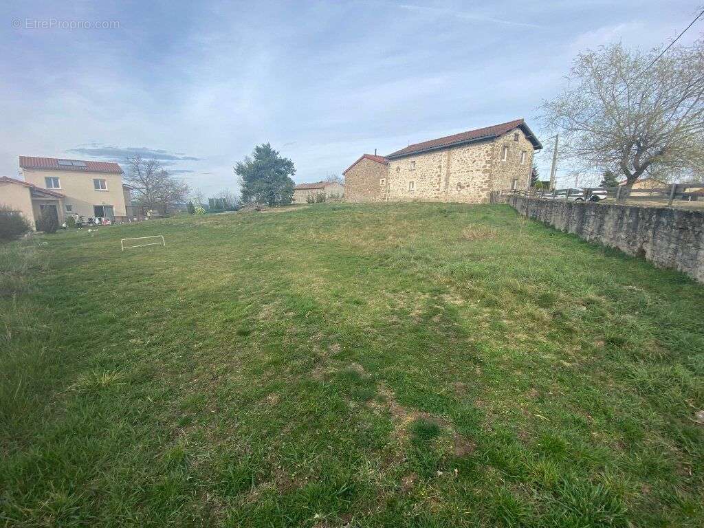 Terrain à BEAUZAC