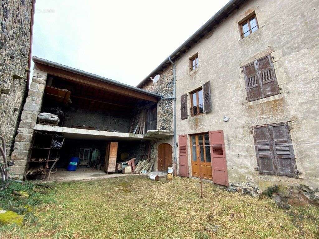 Maison à ROCHE-EN-REGNIER