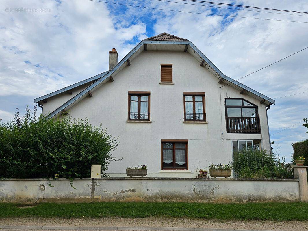 Maison à MAXILLY-SUR-SAONE