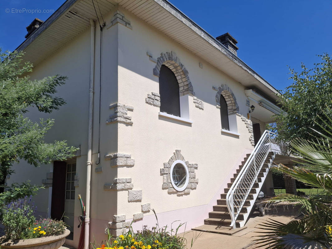 Maison à CHASSENEUIL-SUR-BONNIEURE