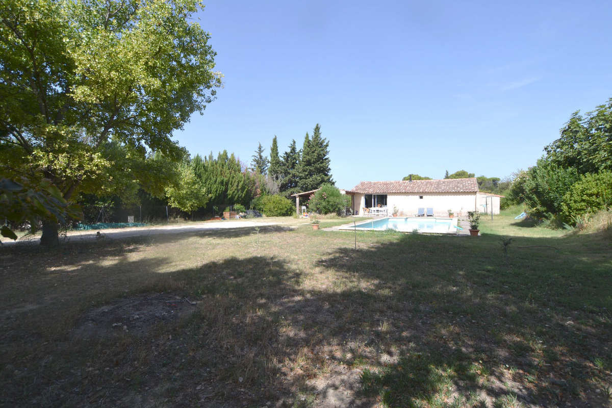 Maison à PERNES-LES-FONTAINES