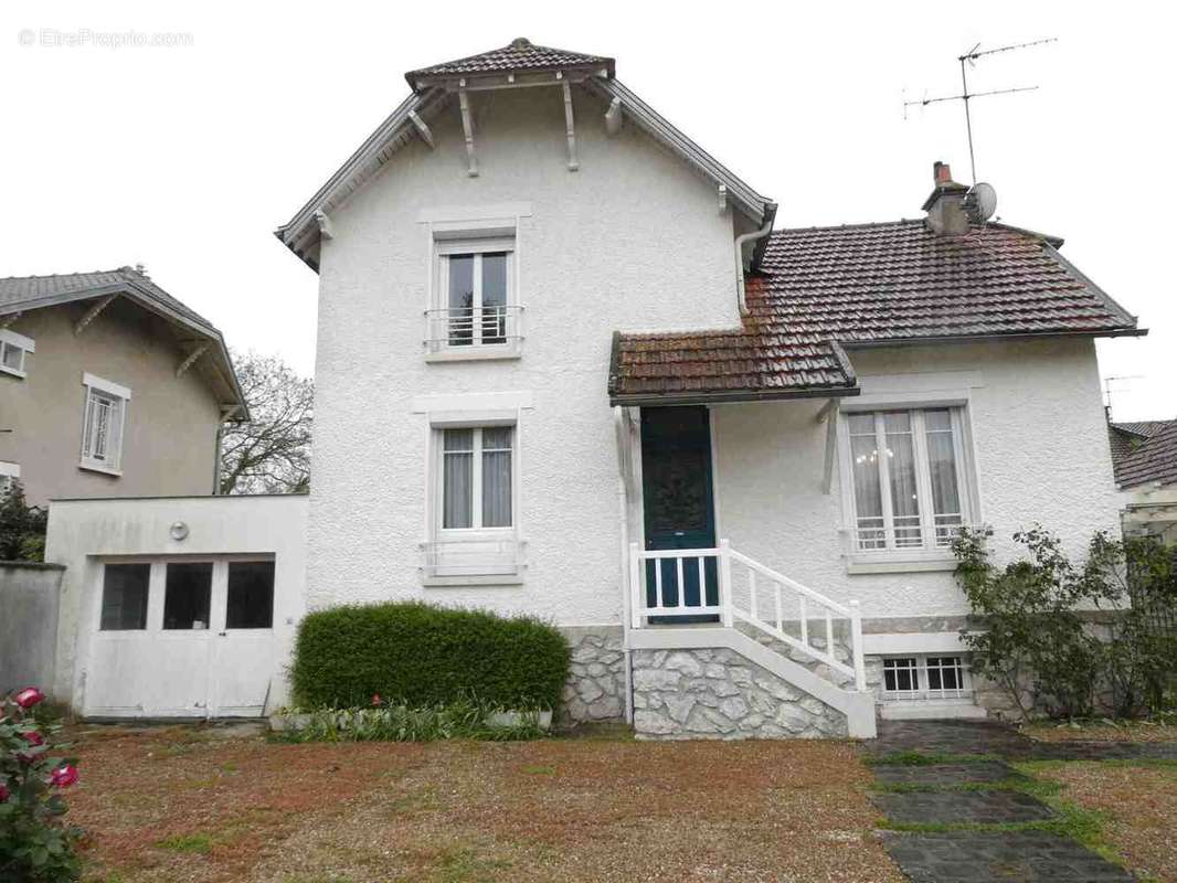 Maison à VULAINES-SUR-SEINE