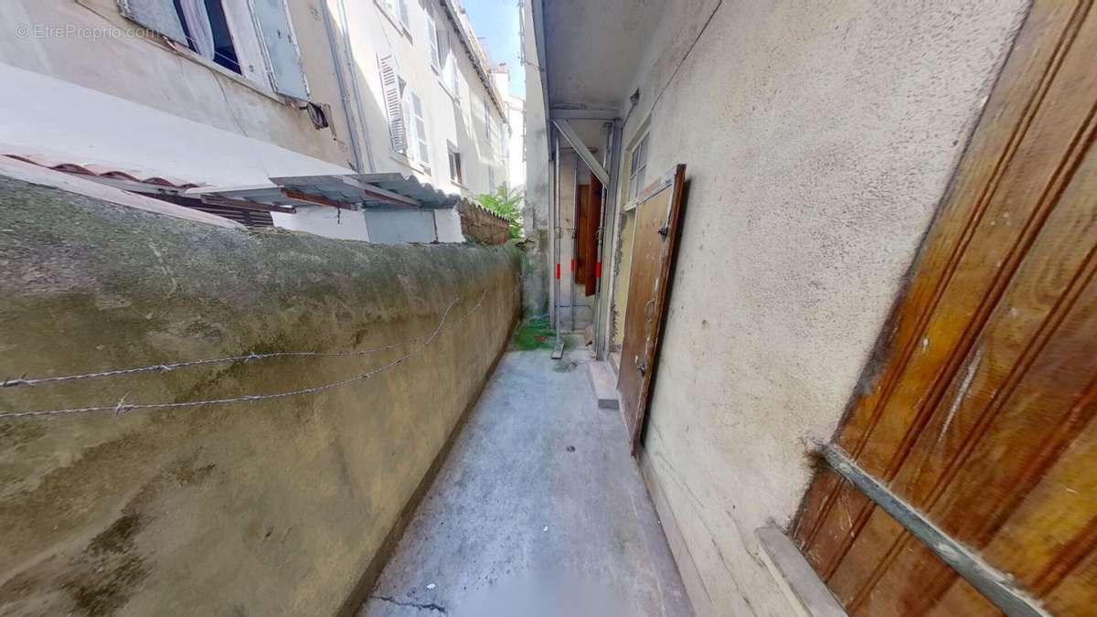 Appartement à MARSEILLE-5E