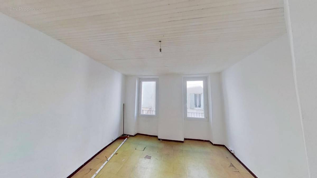 Appartement à MARSEILLE-5E