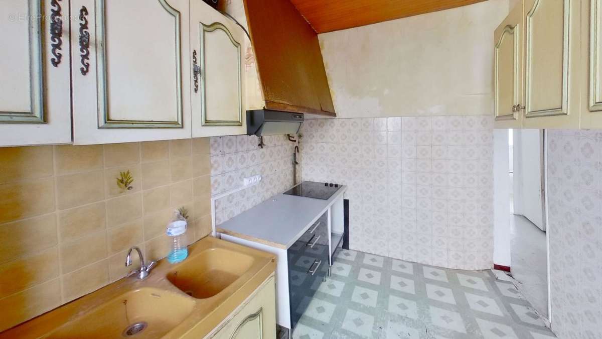 Appartement à MARSEILLE-5E