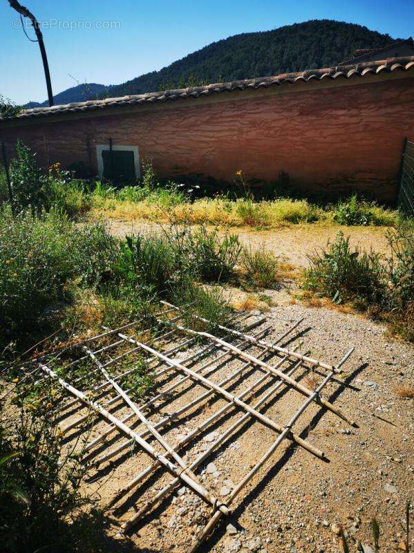 Appartement à SOLLIES-TOUCAS