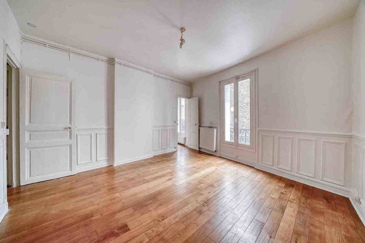 Appartement à PARIS-20E