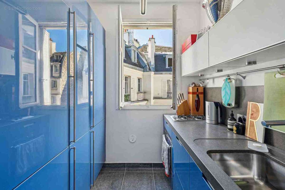 Appartement à PARIS-16E