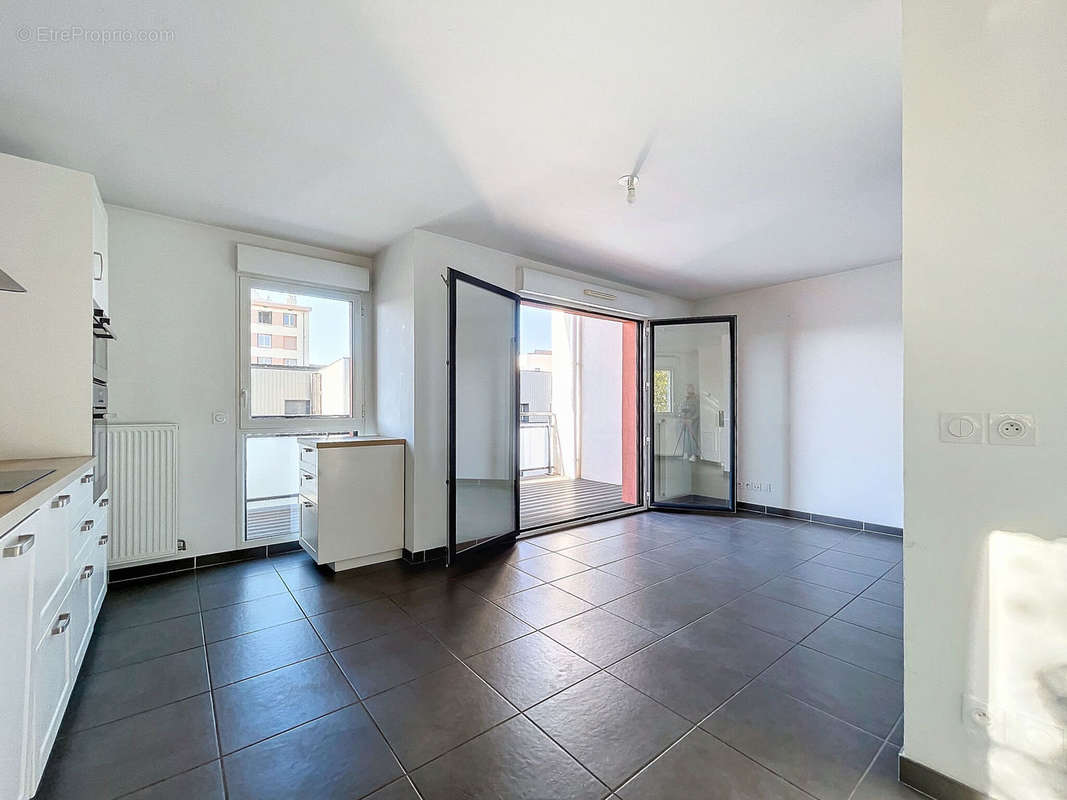 Appartement à LYON-8E