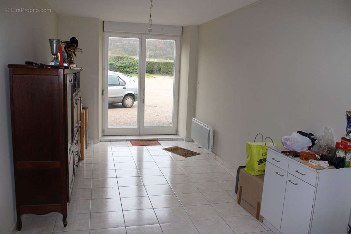 Appartement à TREVERAY