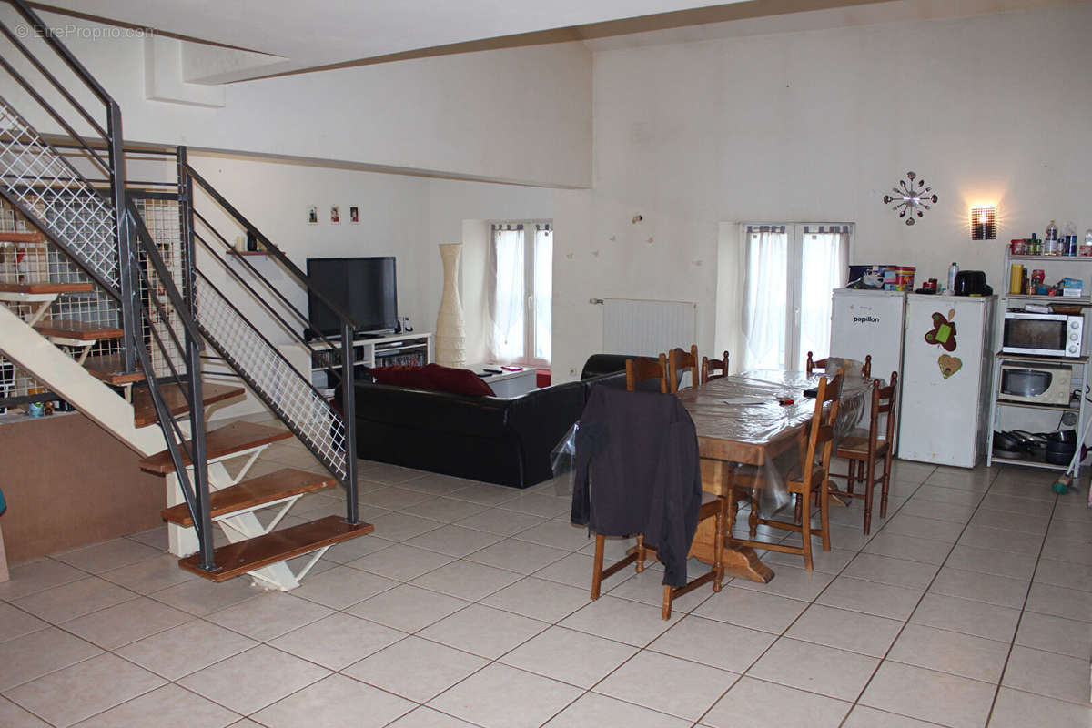 Appartement à TREVERAY